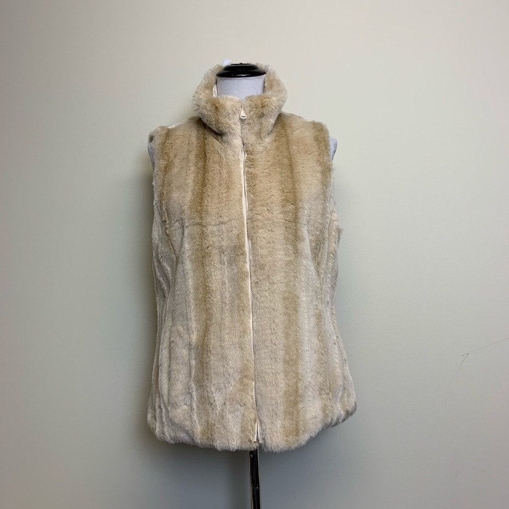 🍄 Kristen Blake Reversible Faux Fur Vest Size S - Picture 3 of 13
